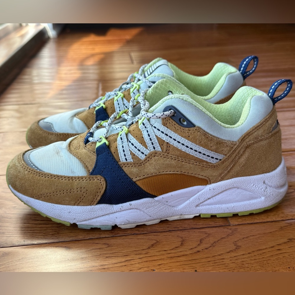 Karhu Fusion 2.0 - Women's Suede and Mesh Sneakers